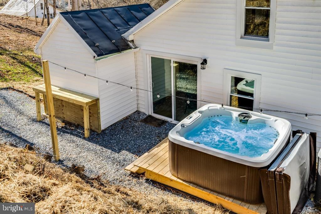 393 CROOKED RUN ROAD
