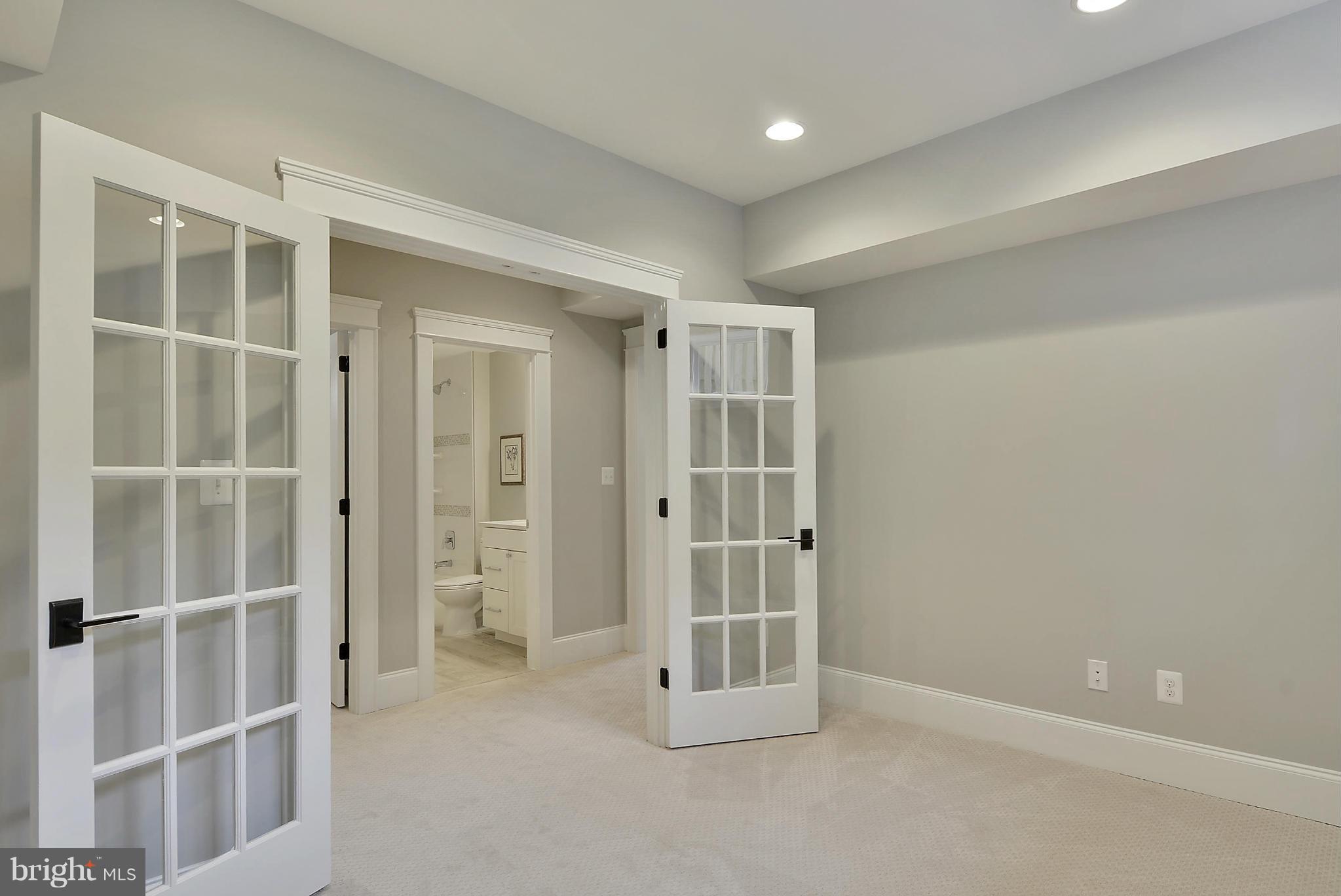 WOODLAWN VILLAGE - Residential