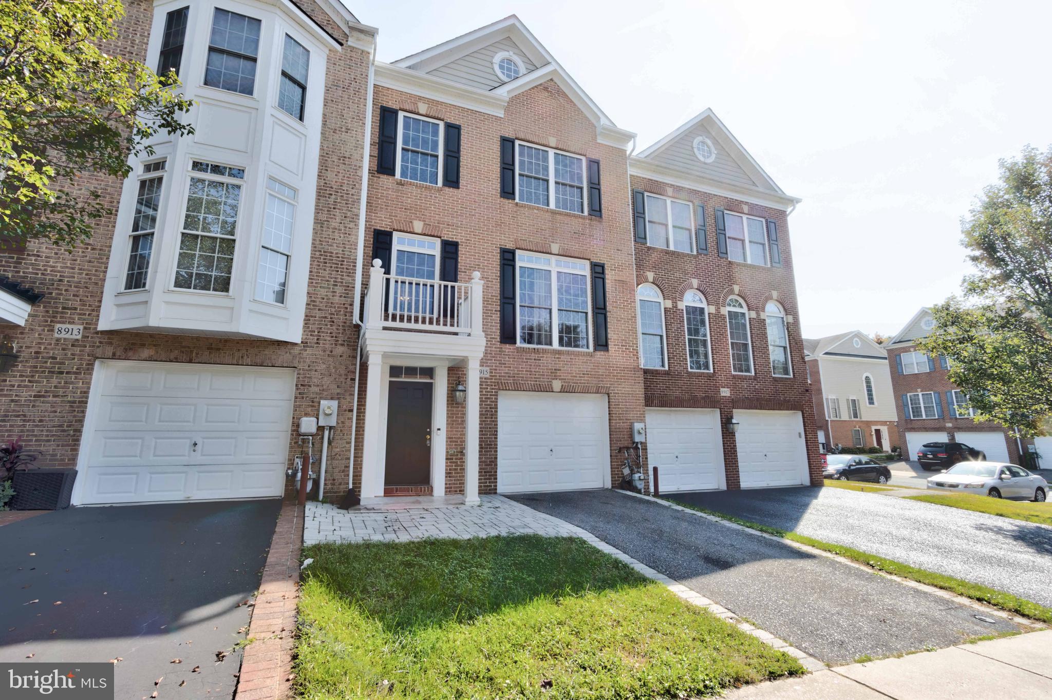 8915 LEE MANOR DRIVE