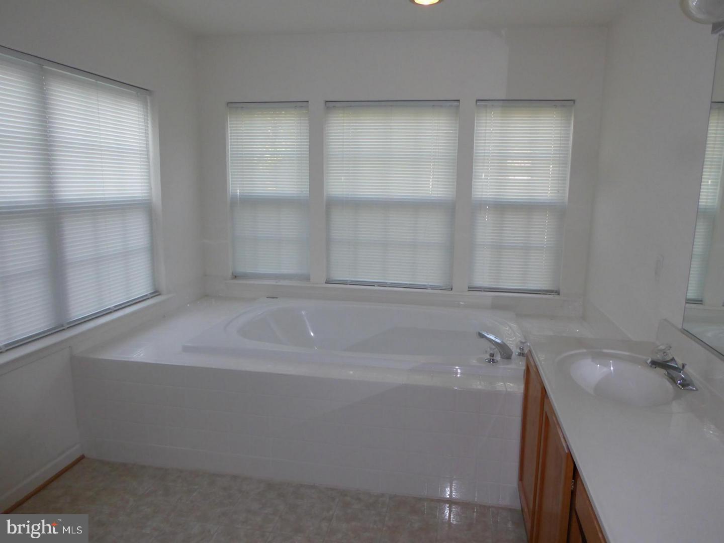 COLONNADE AT DULLES - Residential Lease