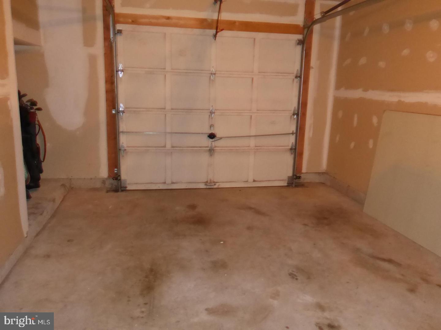 COLONNADE AT DULLES - Residential Lease