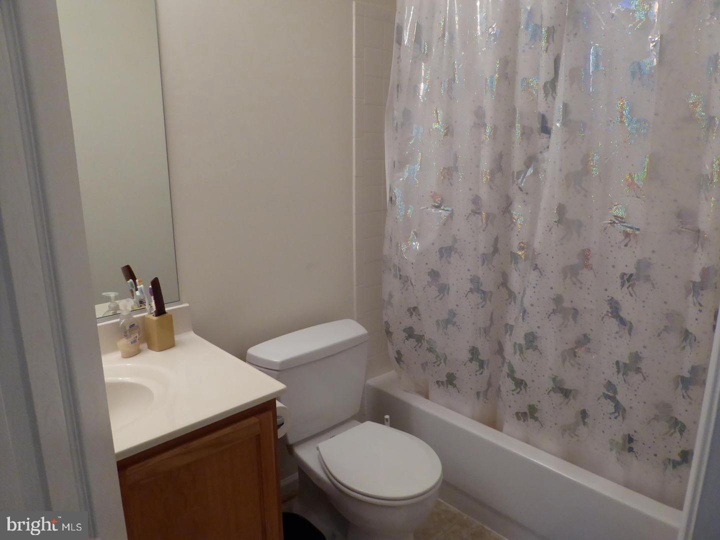 COLONNADE AT DULLES - Residential Lease