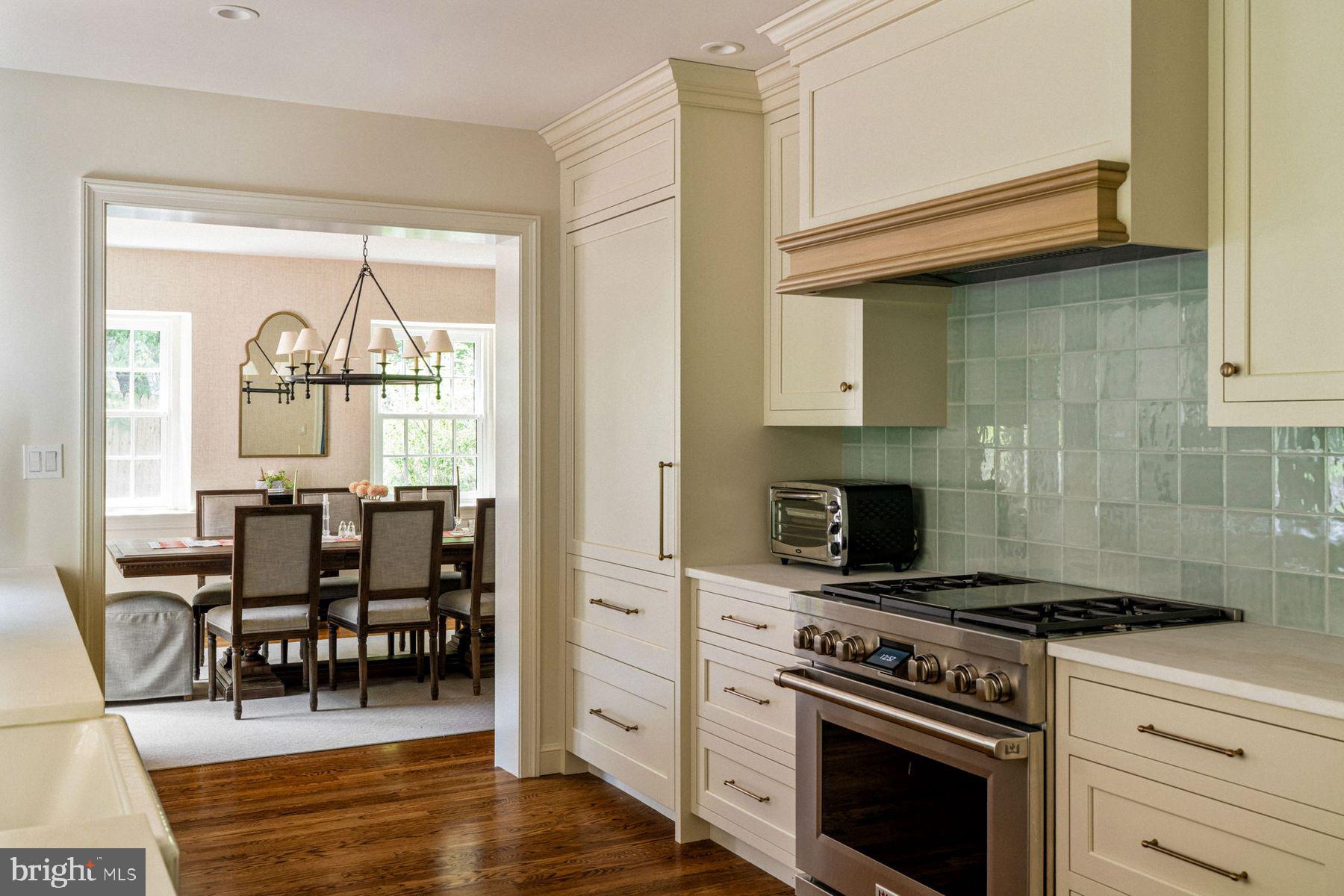 CHESTNUT HILL - Residential