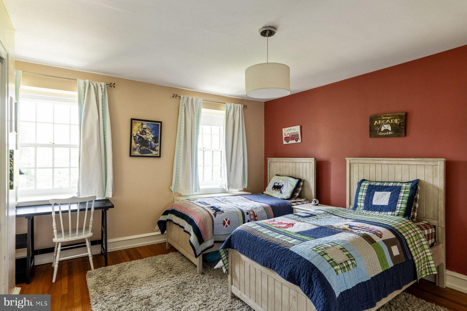 CHESTNUT HILL - Residential