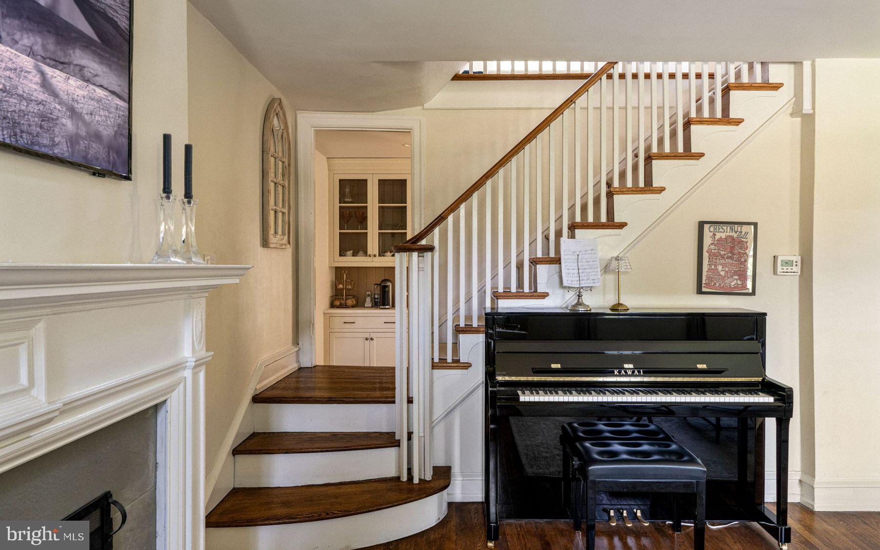 CHESTNUT HILL - Residential