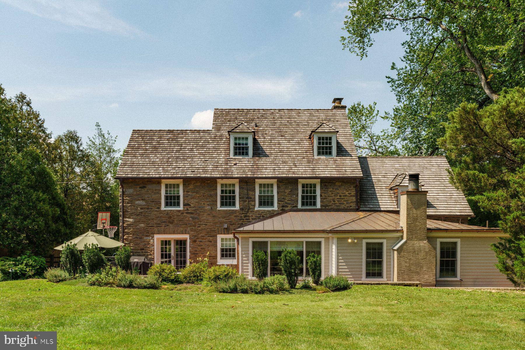 CHESTNUT HILL - Residential