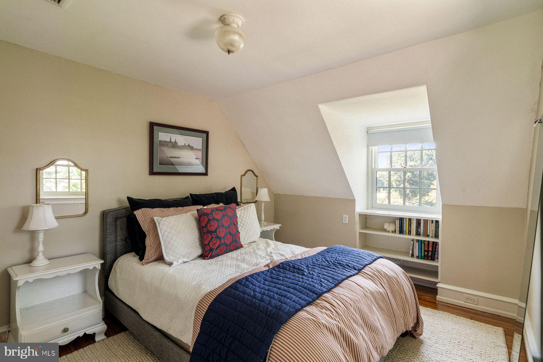 CHESTNUT HILL - Residential