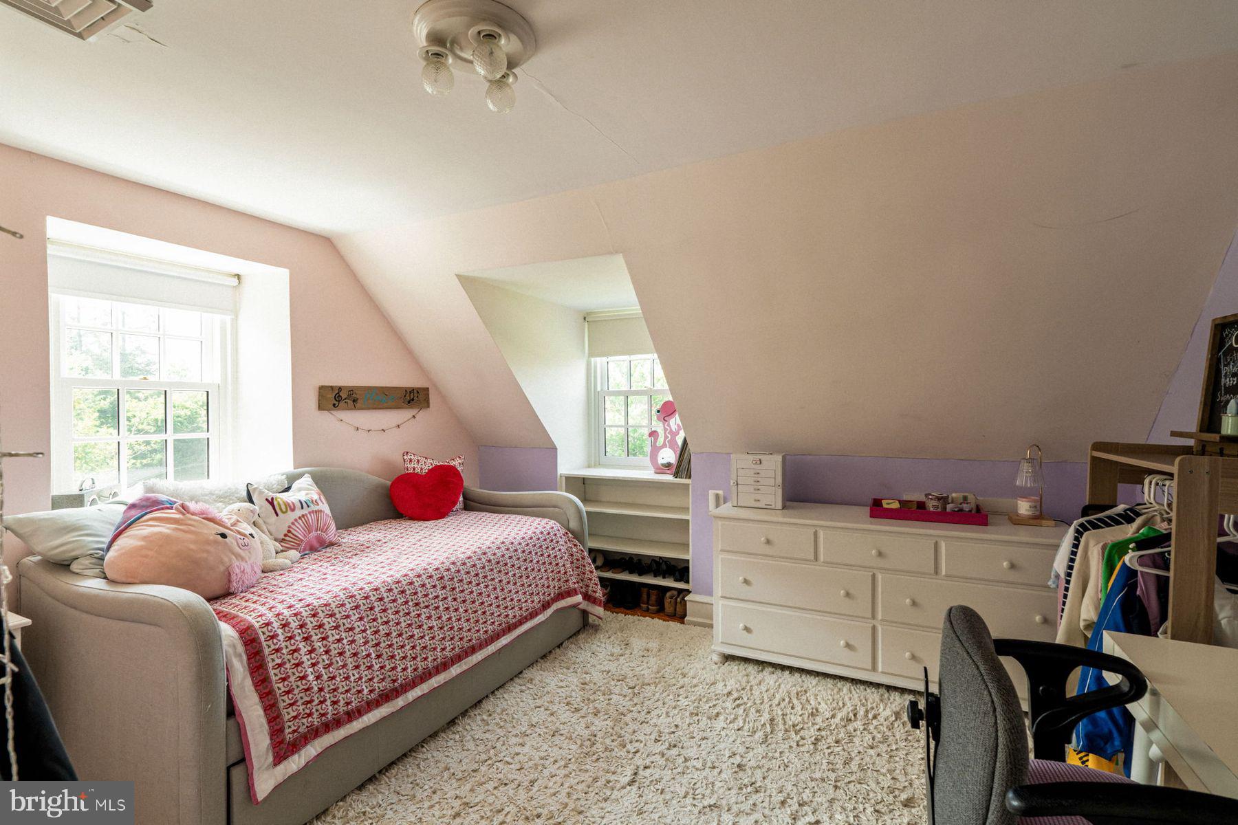 CHESTNUT HILL - Residential