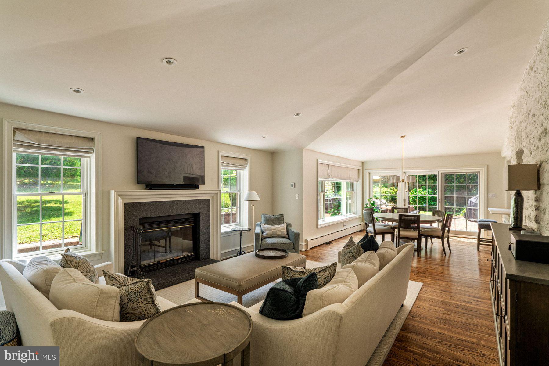 CHESTNUT HILL - Residential