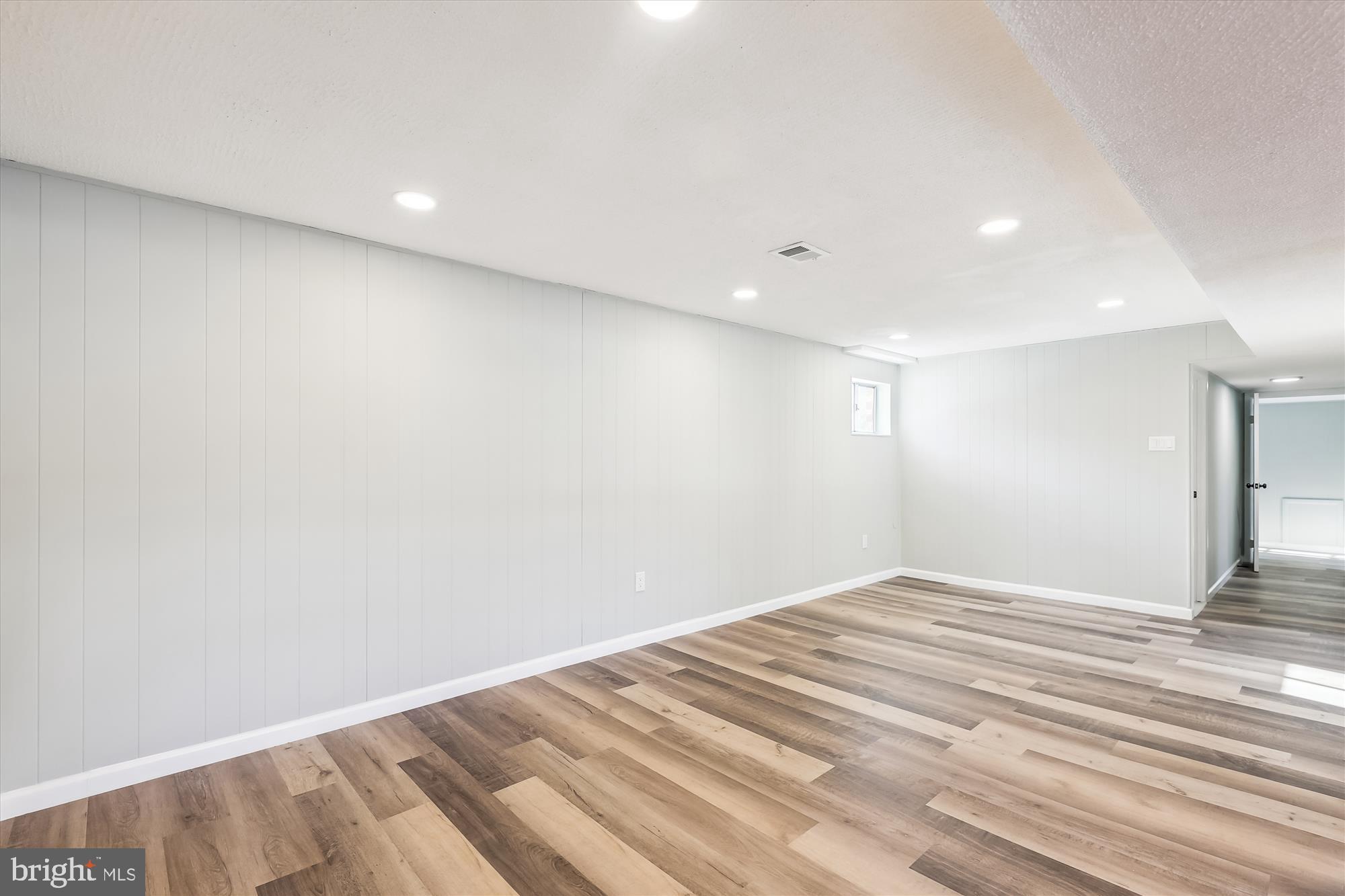 WILLIAMSBURG ESTATES - Residential