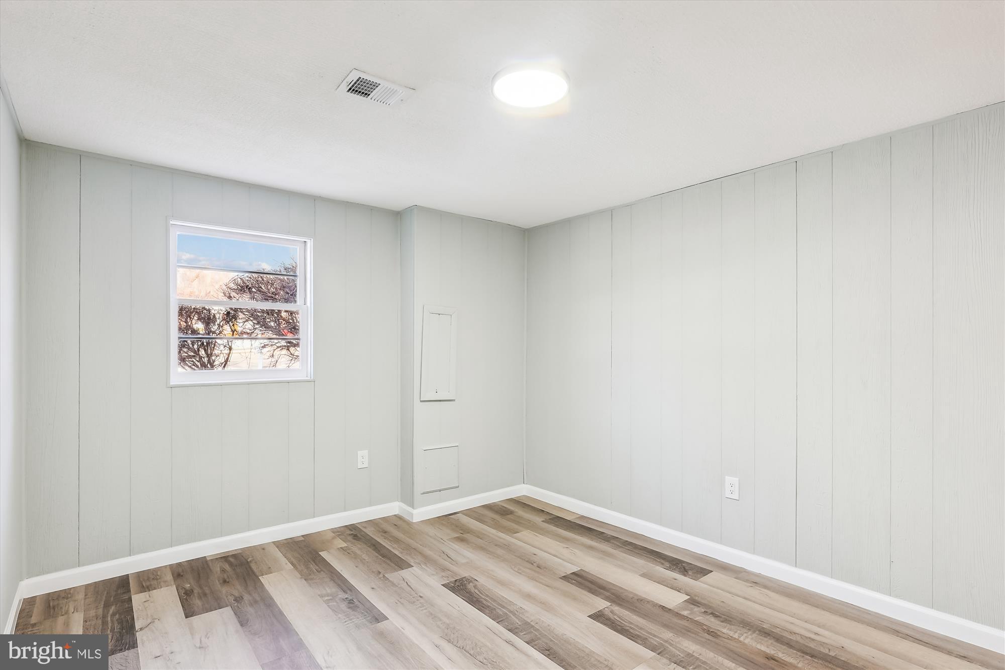 WILLIAMSBURG ESTATES - Residential