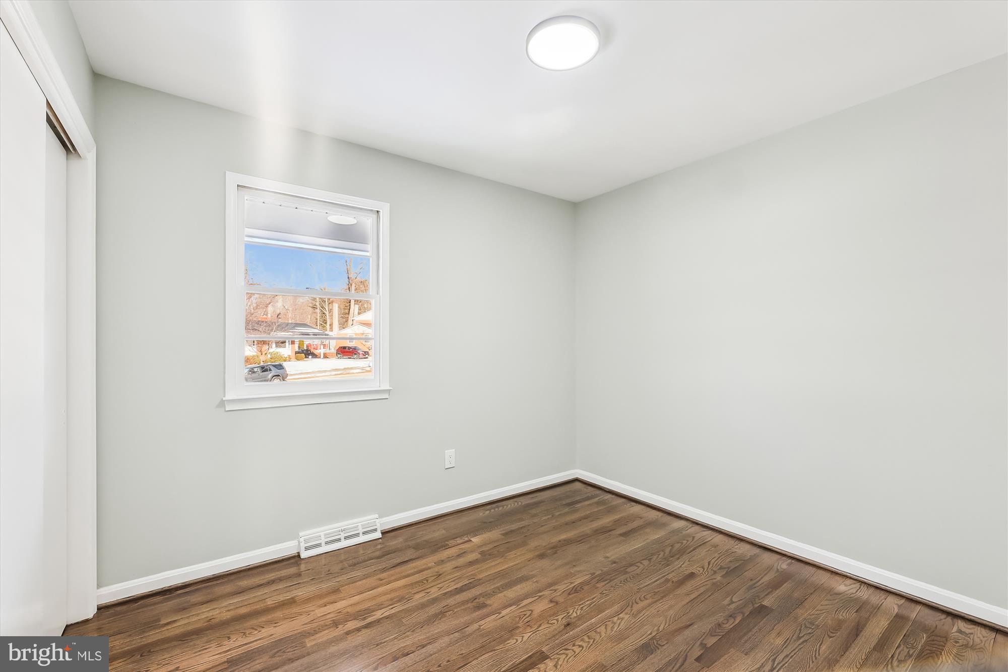 WILLIAMSBURG ESTATES - Residential