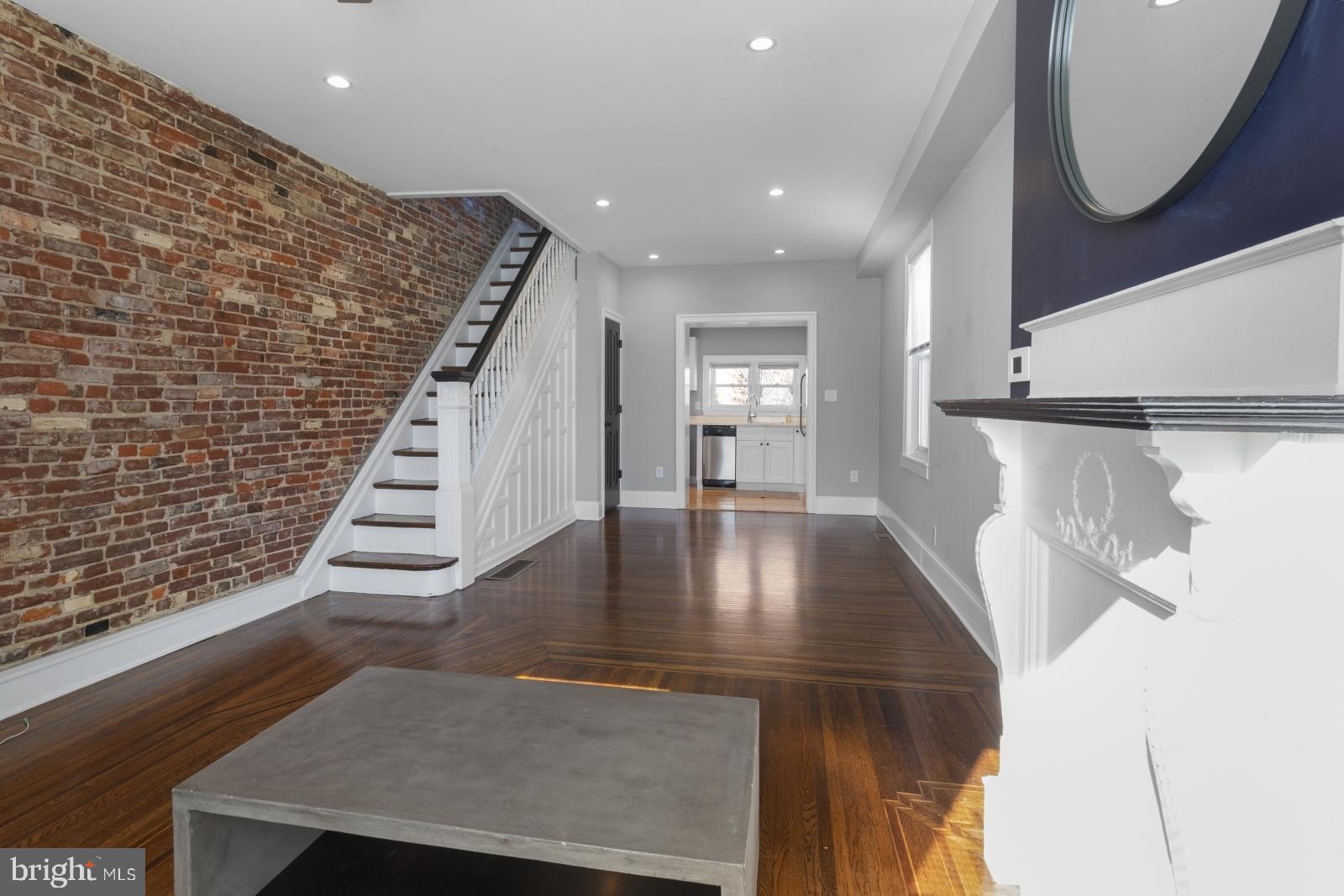 OLDE RICHMOND - Residential Lease