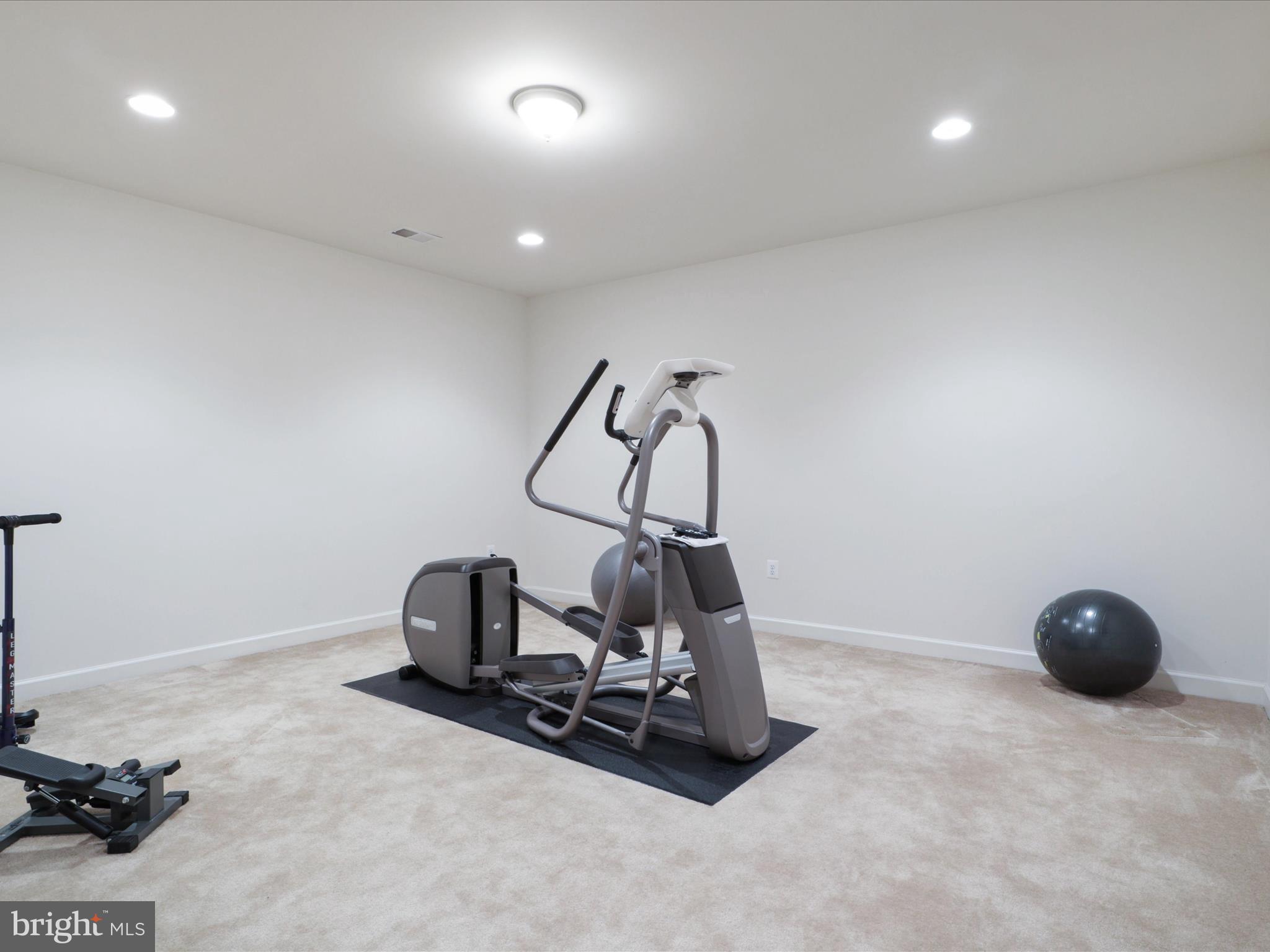 POPLAR TREE - Residential