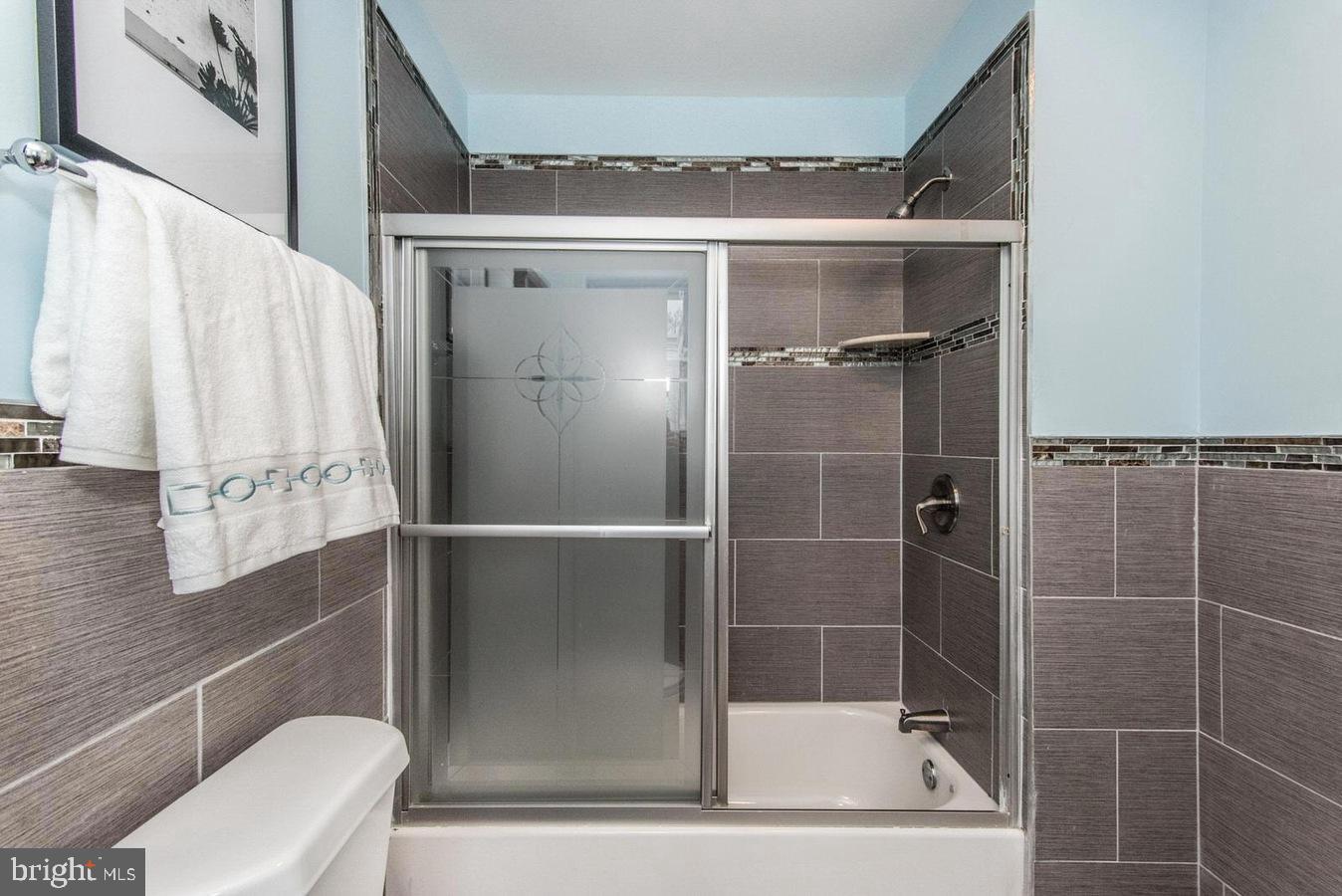 SHARSWOOD - Residential