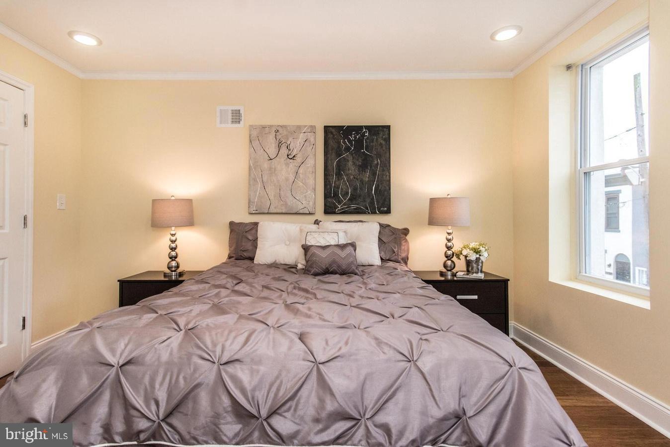 SHARSWOOD - Residential