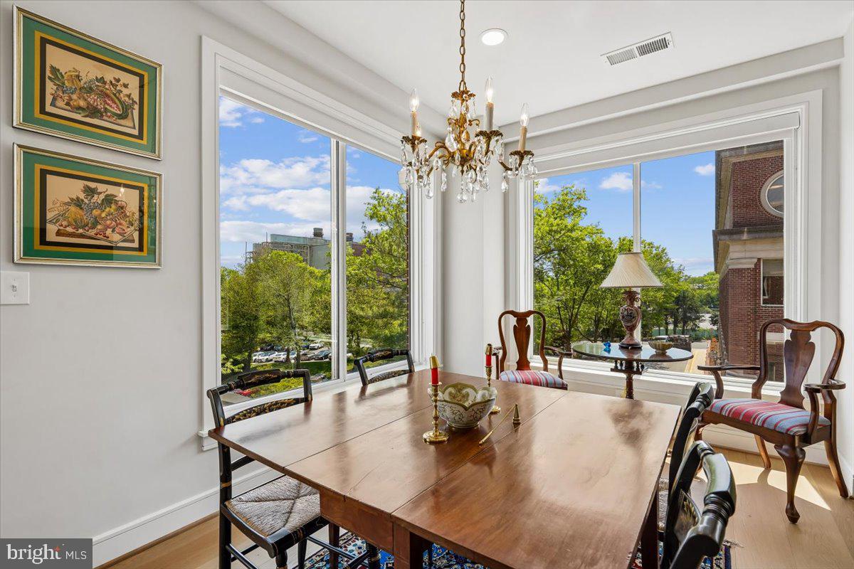 635 SLATERS LANE 301