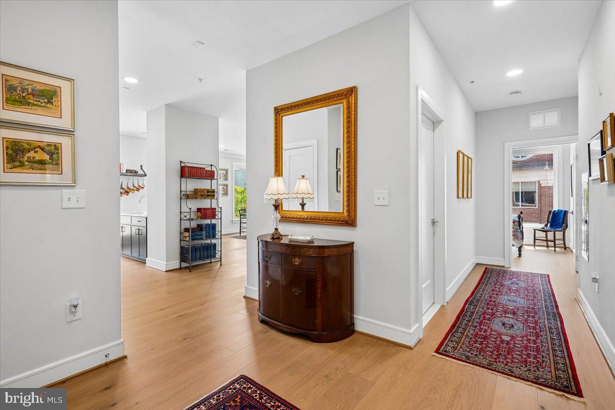 635 SLATERS LANE 301