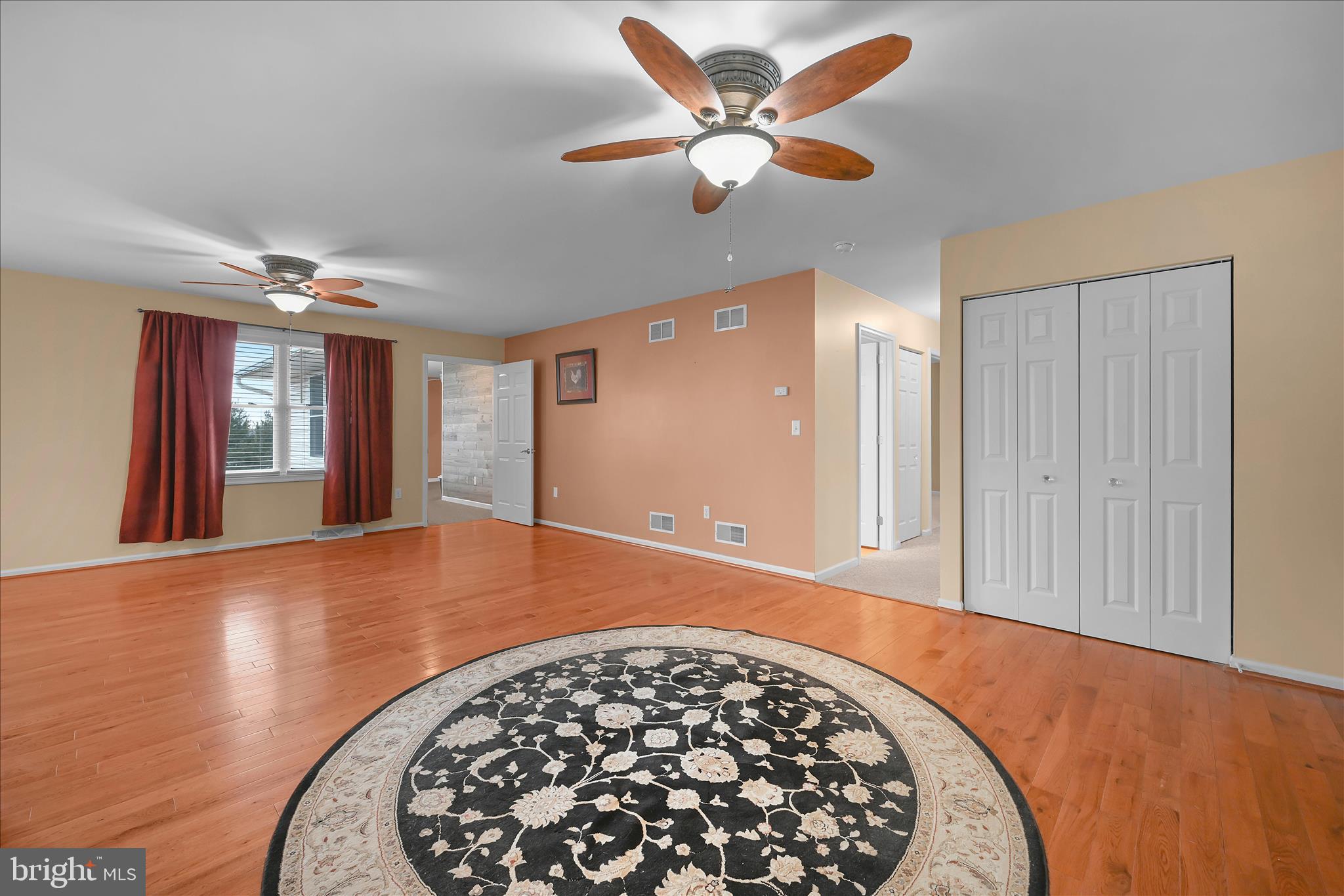 NEWBURG VILLAGE - Residential