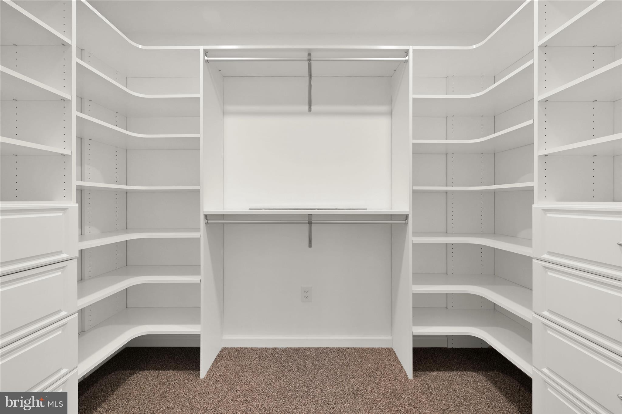 NEWBURG VILLAGE - Residential