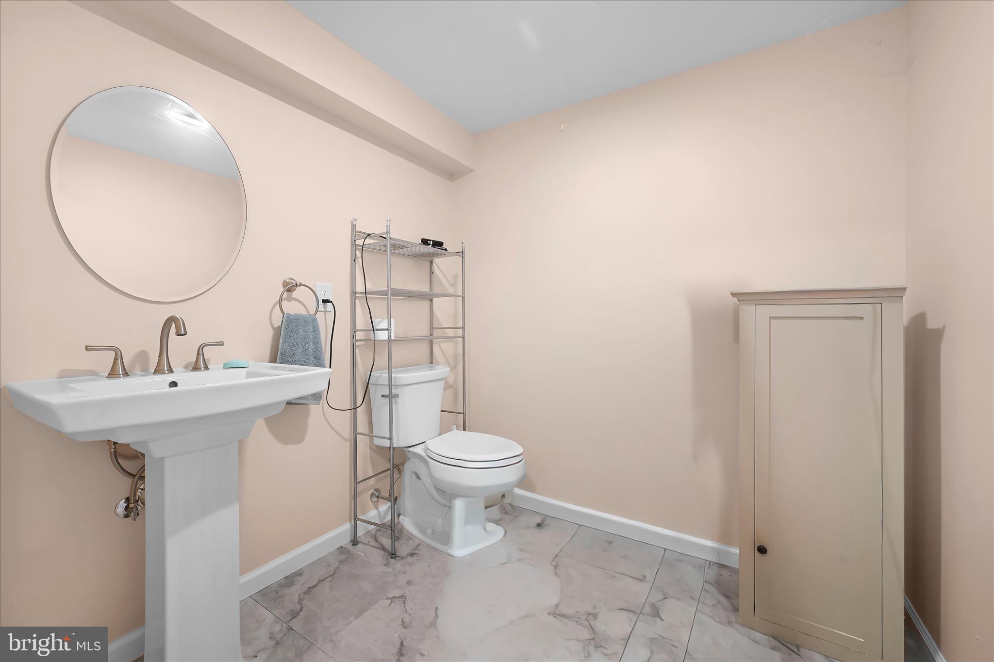 NEWBURG VILLAGE - Residential