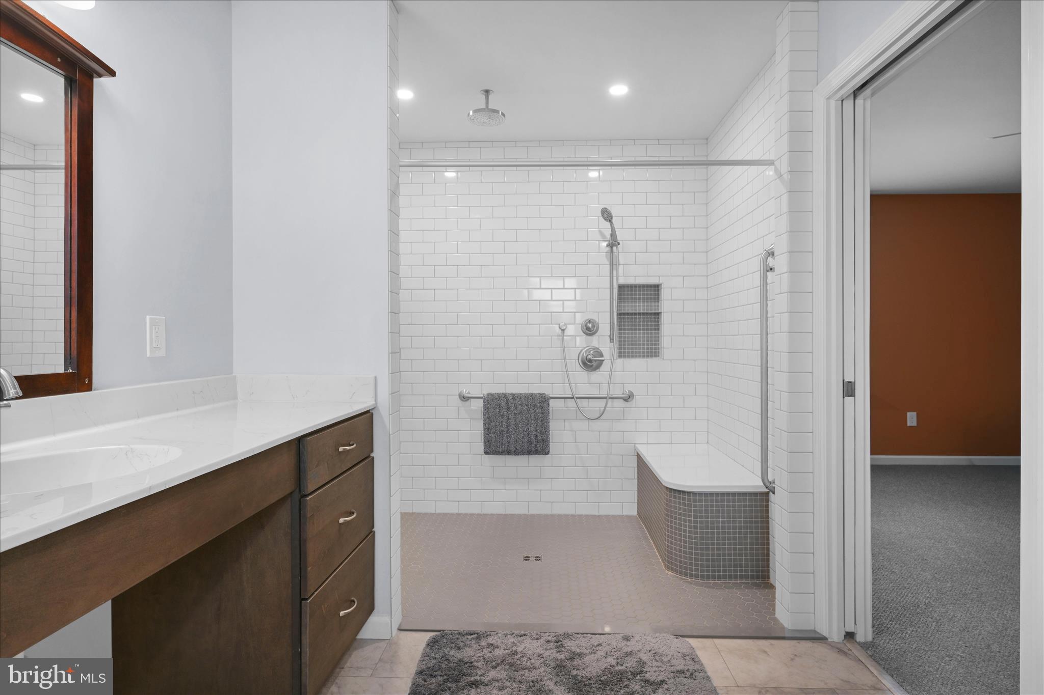 NEWBURG VILLAGE - Residential