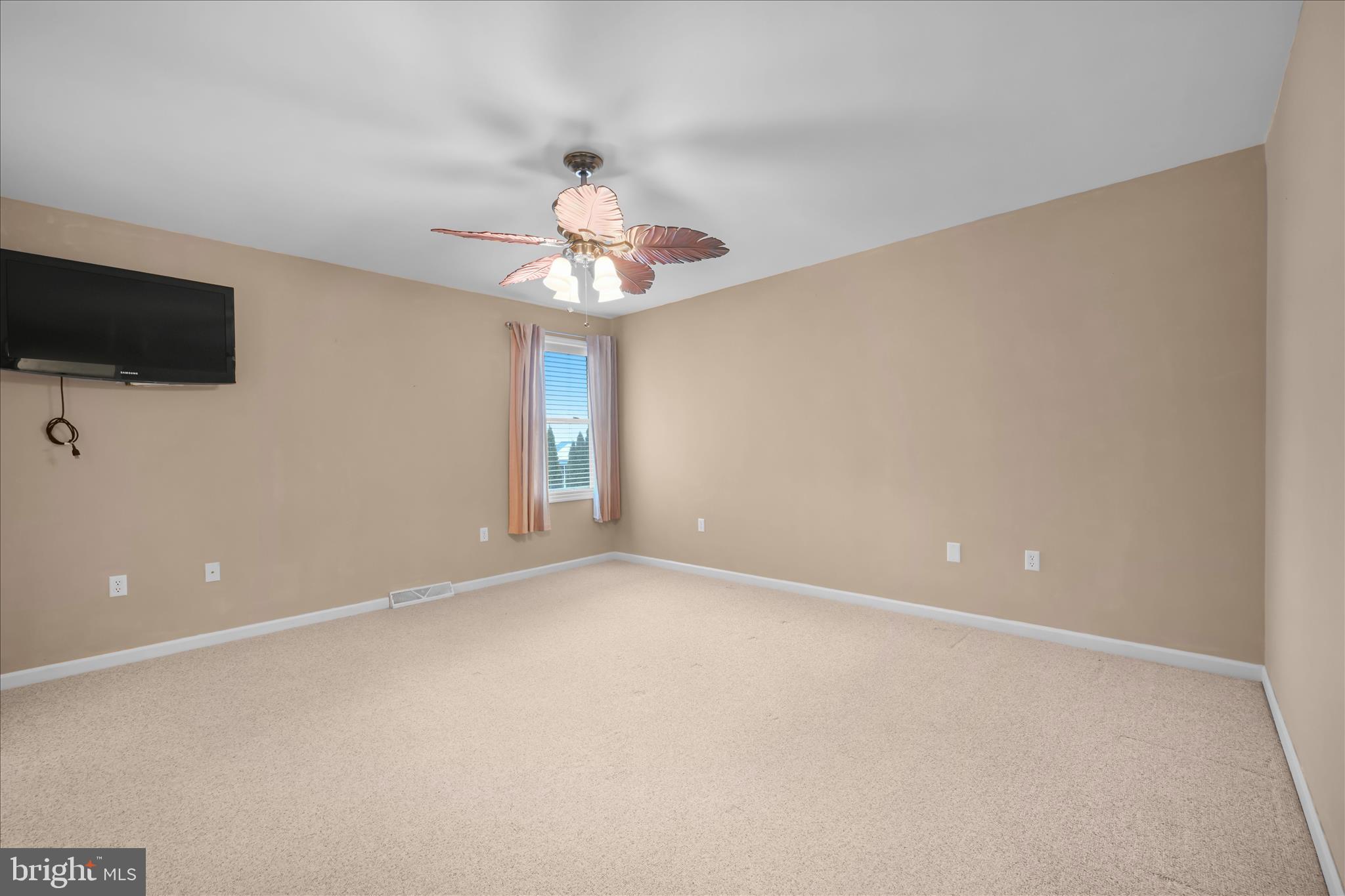 NEWBURG VILLAGE - Residential