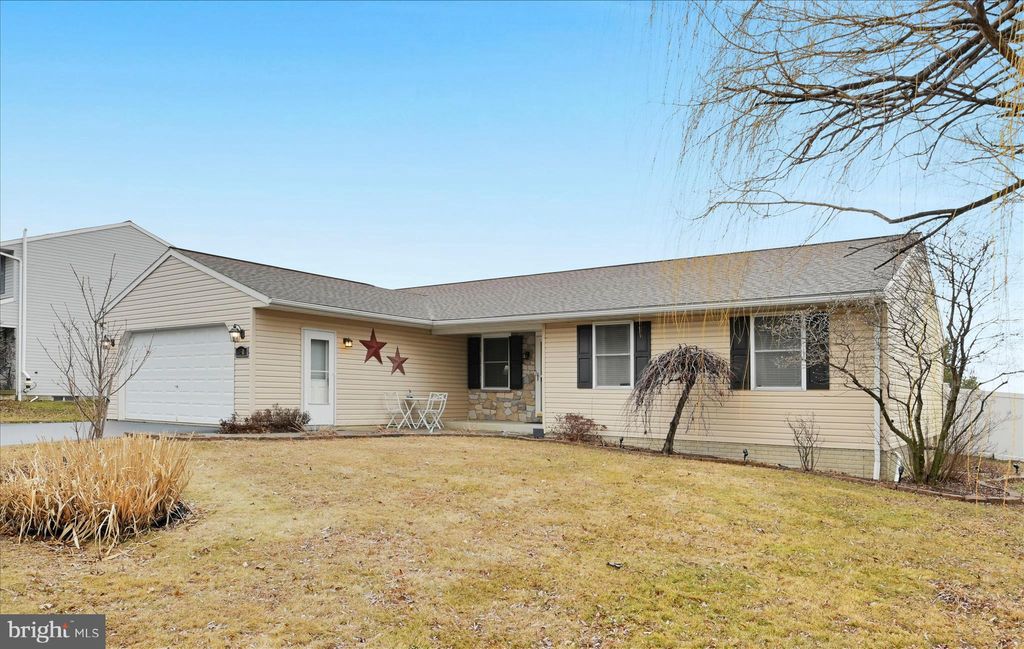 Photo of 150 Sweetwater Lane, NEWMANSTOWN, PA 17073 (MLS # PALN2024950)