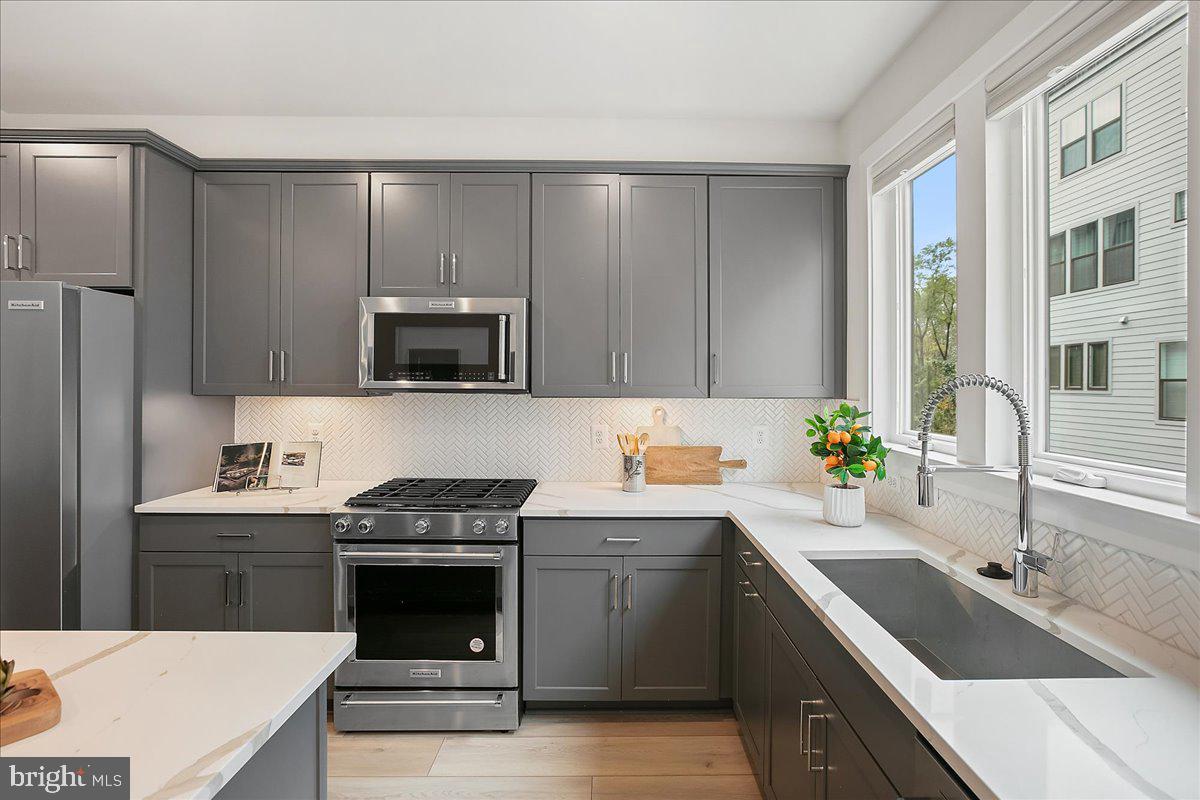 RESTON ARBORETUM - Residential