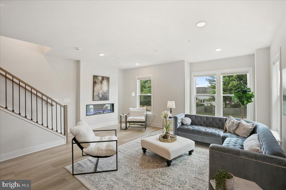 RESTON ARBORETUM - Residential