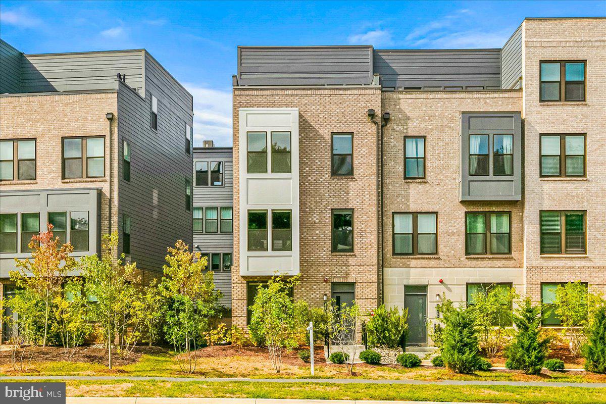 RESTON ARBORETUM - Residential