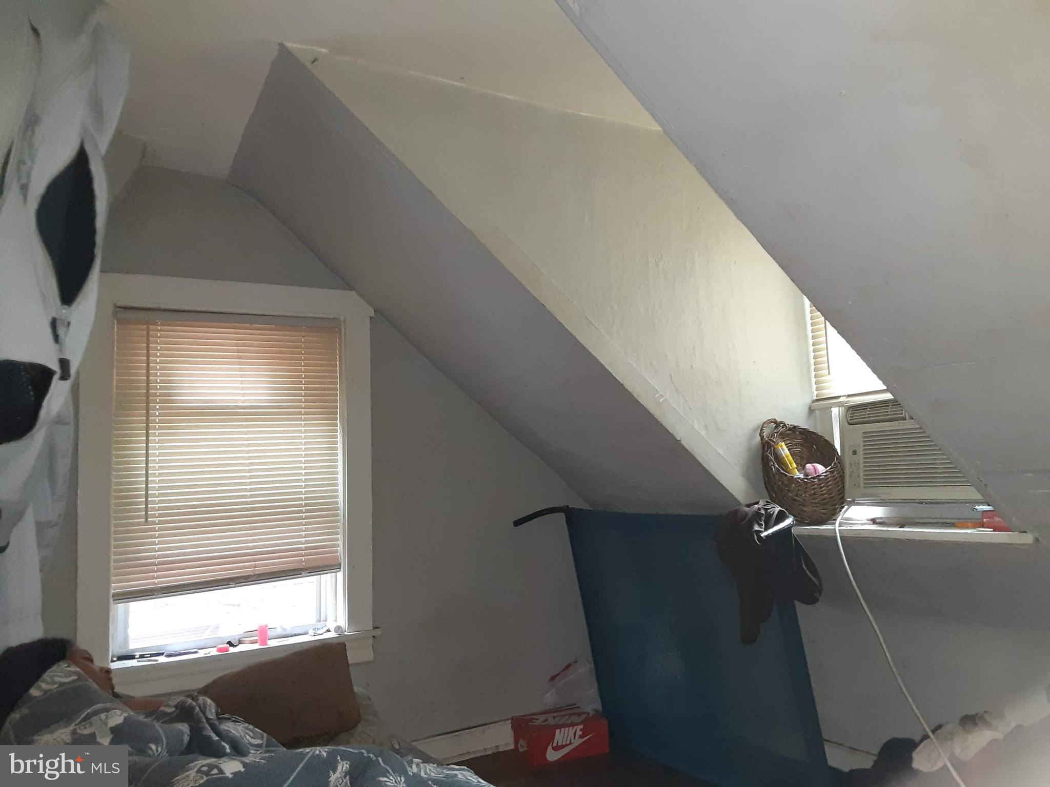 8TH WARD - Residential Income