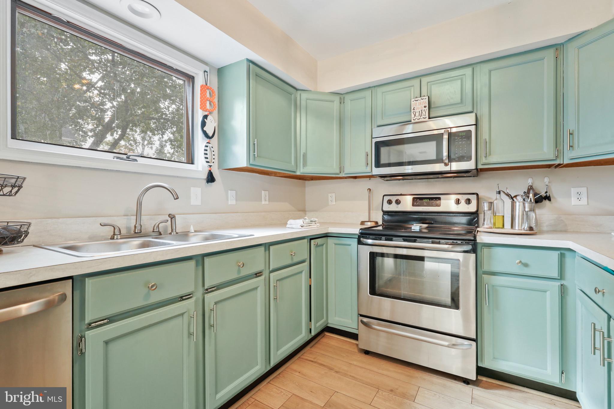 AVALON SHORES - Residential