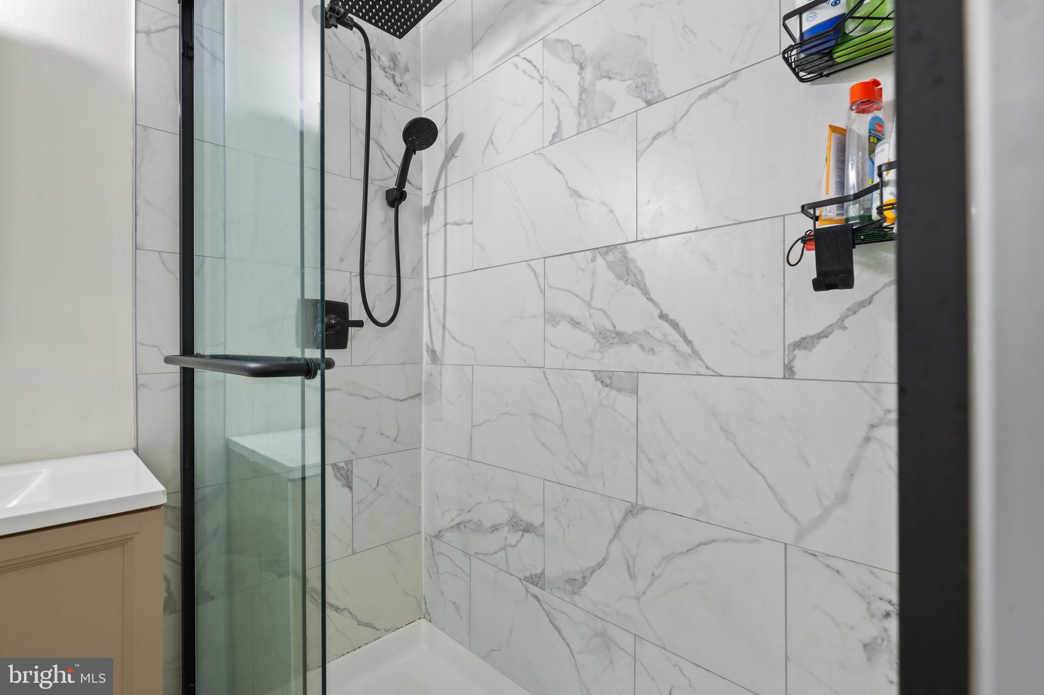 AVALON SHORES - Residential