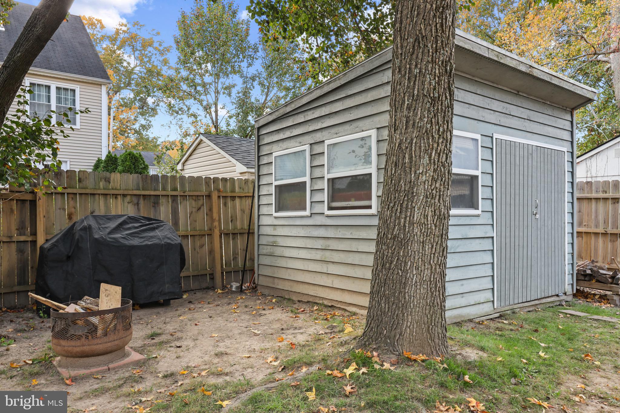 AVALON SHORES - Residential