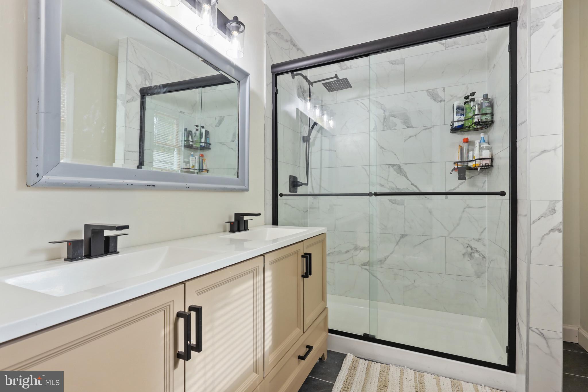 AVALON SHORES - Residential