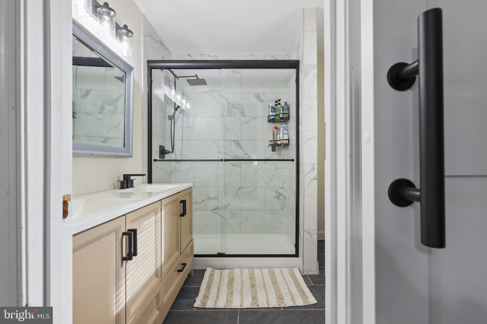 AVALON SHORES - Residential