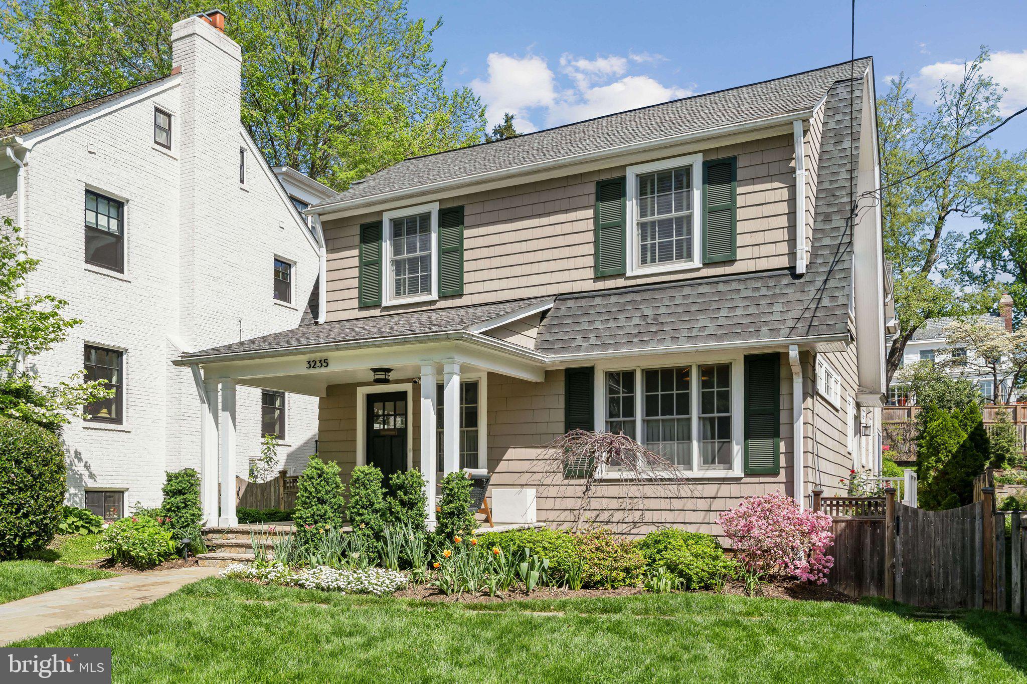 3235 QUESADA STREET NW