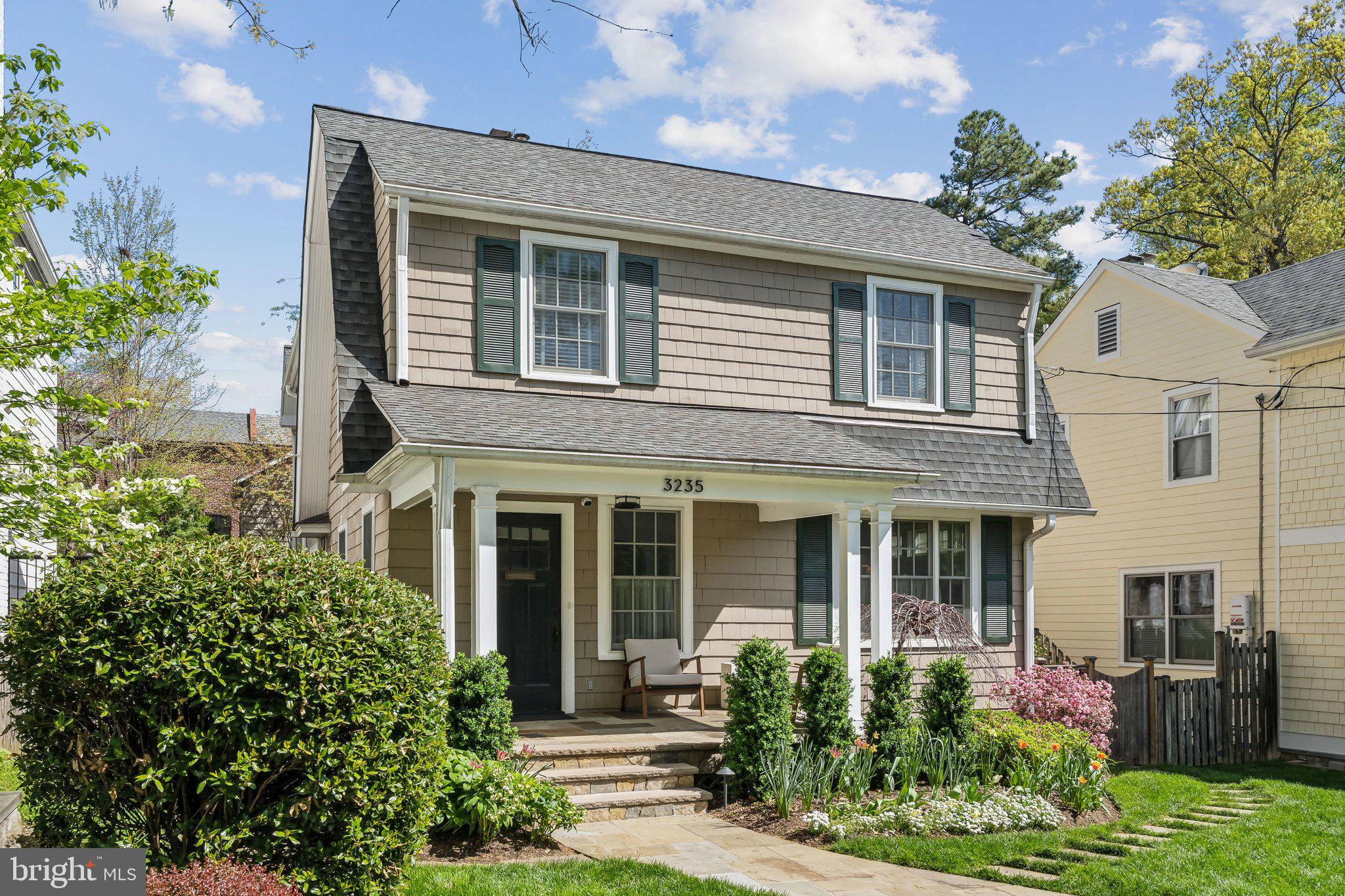 3235 QUESADA STREET NW
