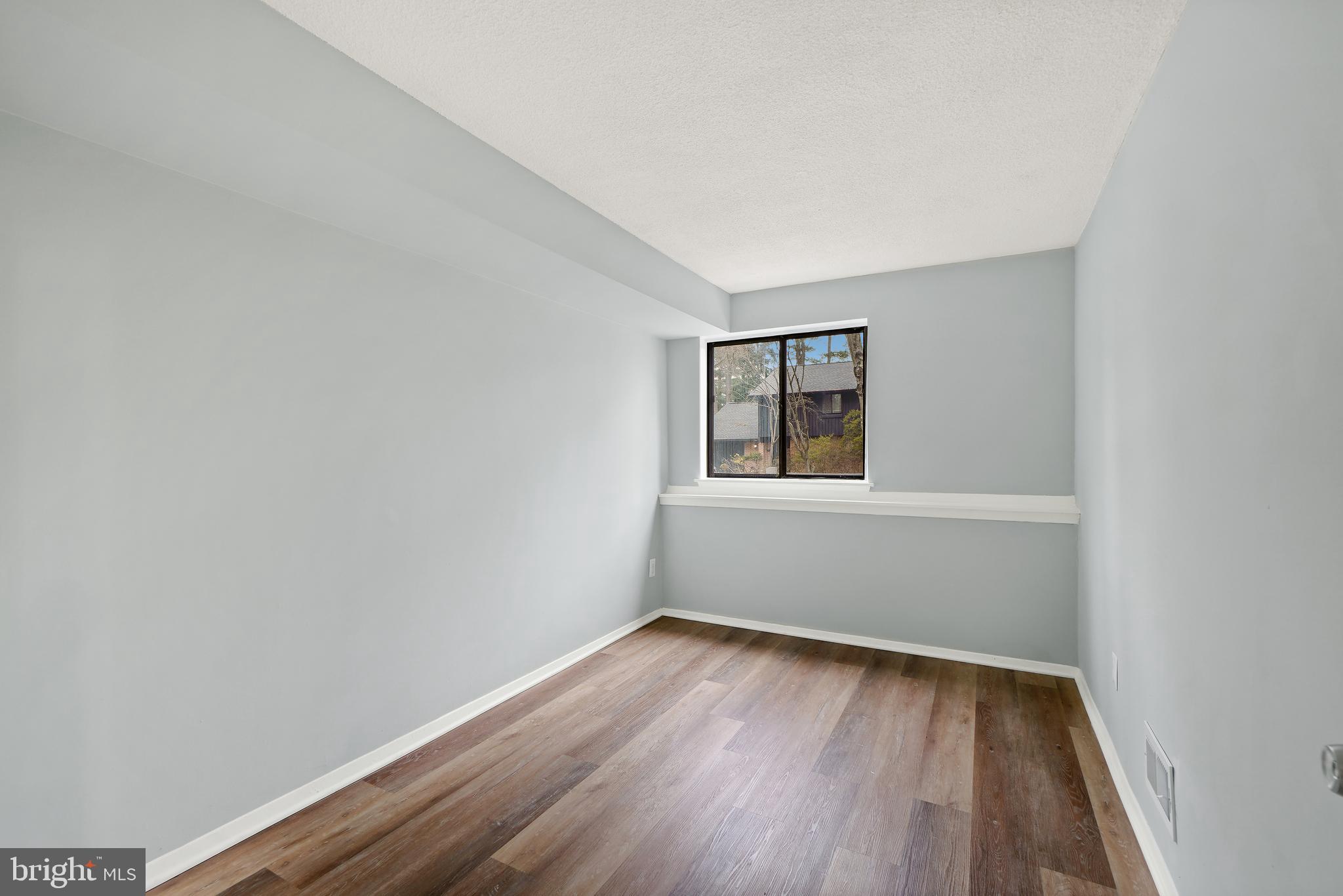 VILLAGE OF OAKLAND MILLS - Residential