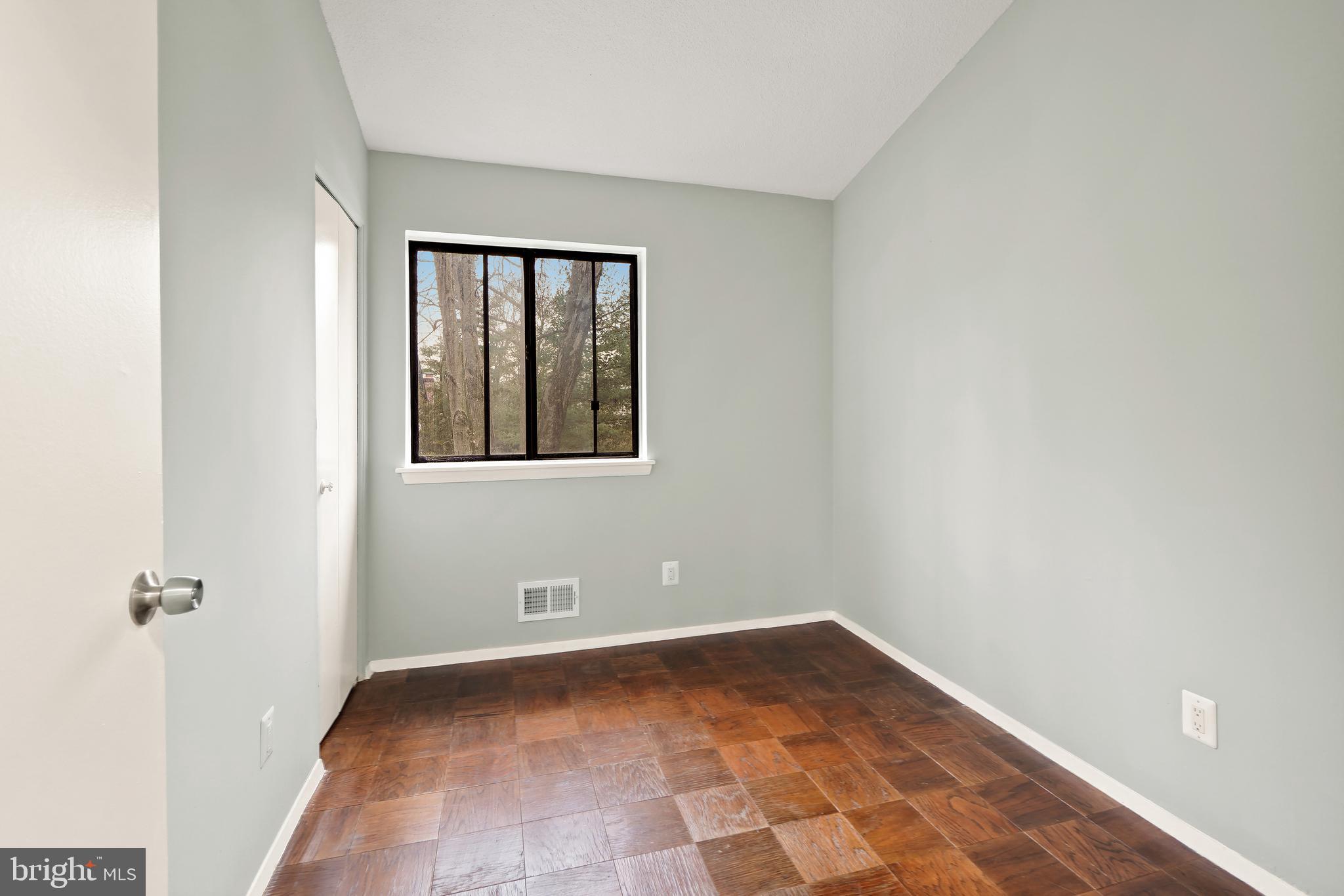 VILLAGE OF OAKLAND MILLS - Residential