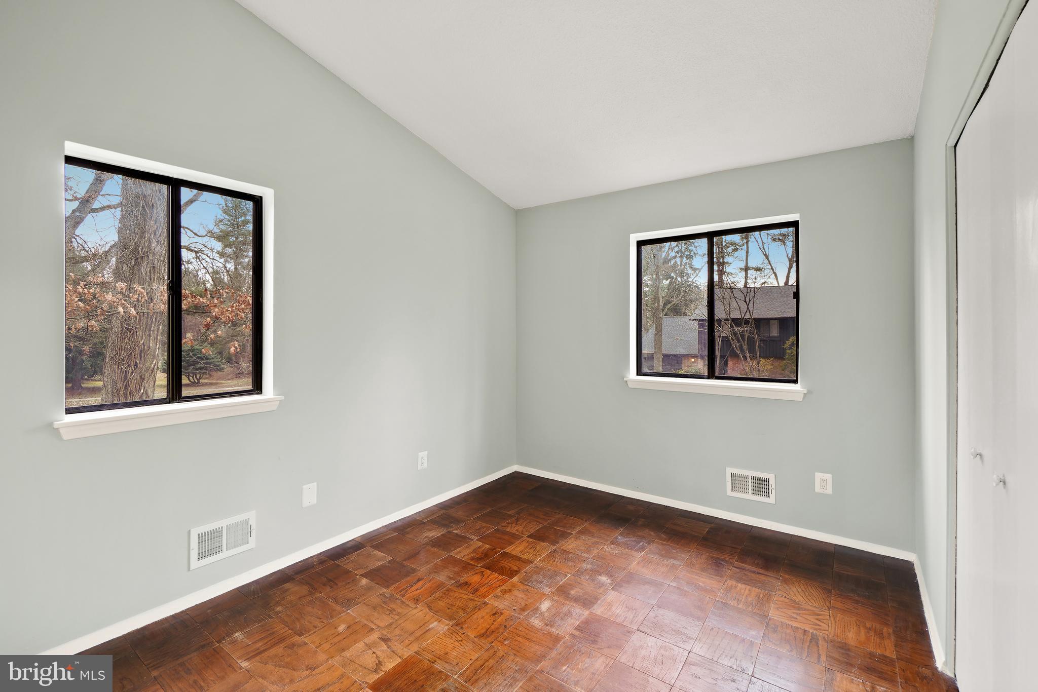 VILLAGE OF OAKLAND MILLS - Residential