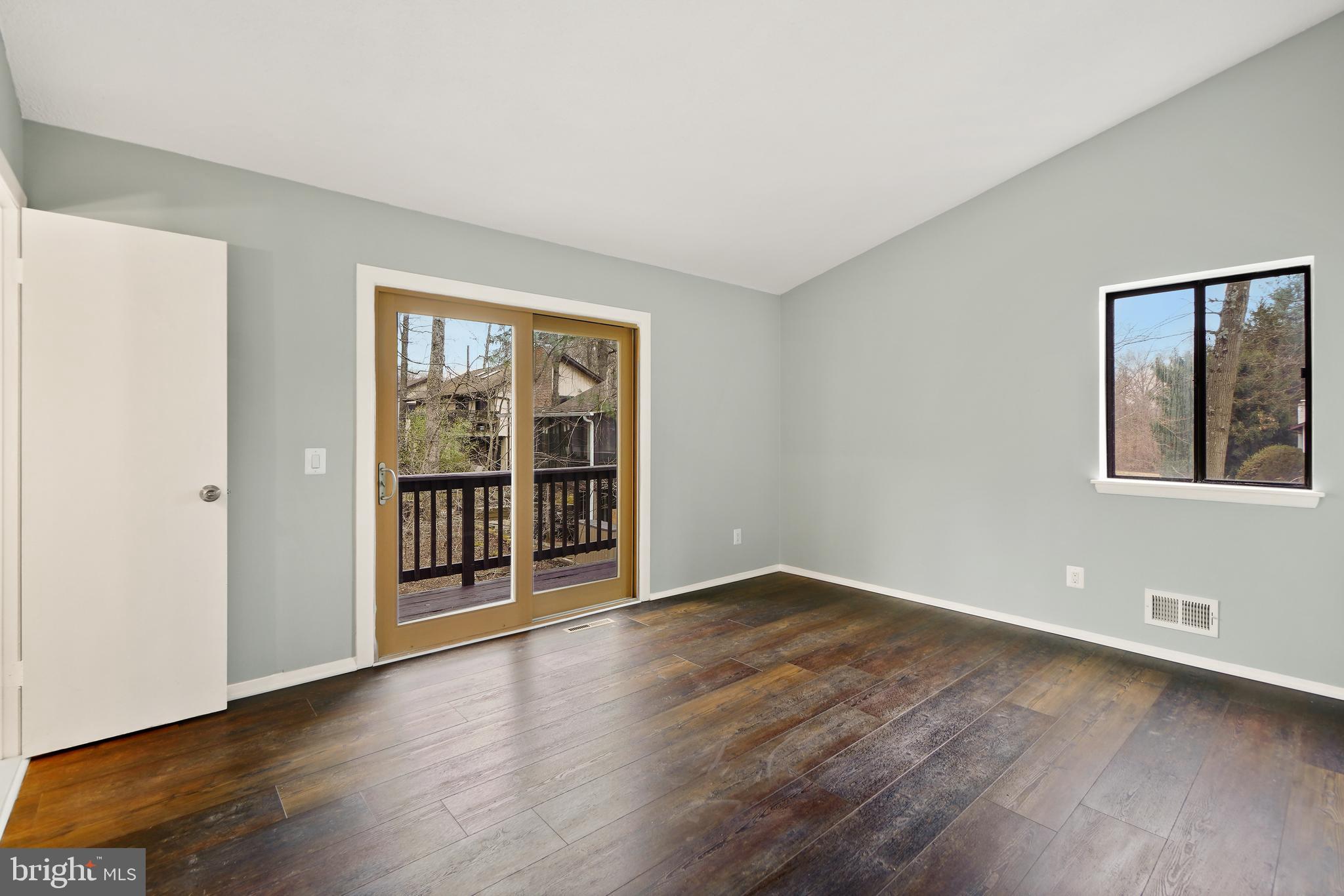 VILLAGE OF OAKLAND MILLS - Residential