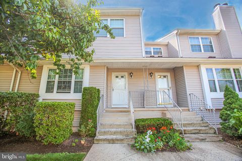 Photo of 194 Driscoll Court, SOMERSET, NJ 08873 (MLS # NJSO2005794)