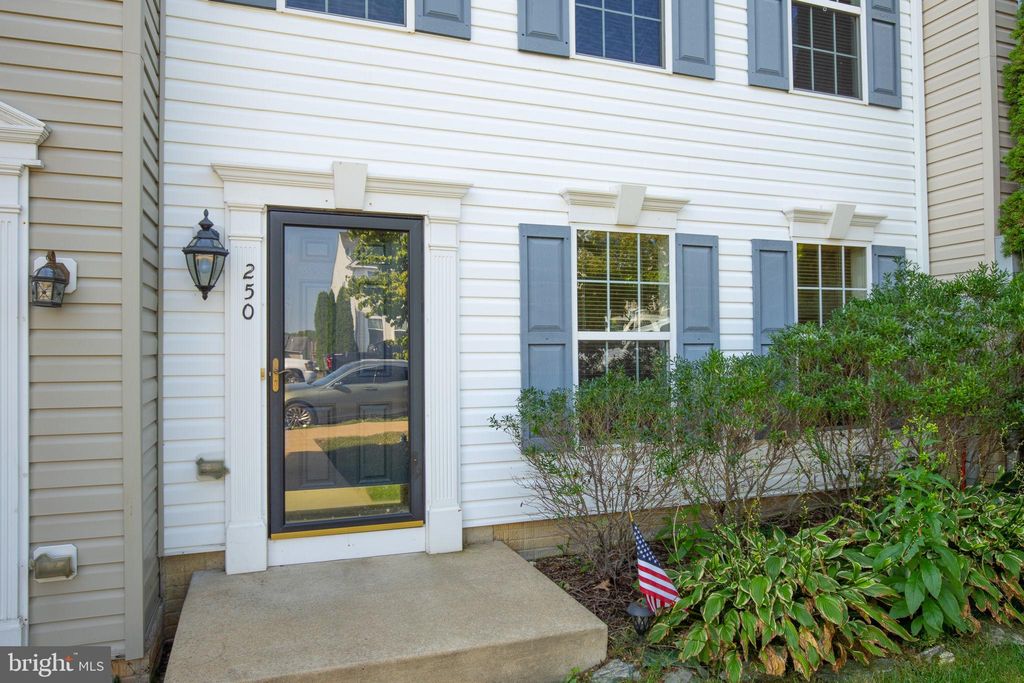 Photo of 250 KENTSHIRE DR, LANCASTER, PA 17603 (MLS # PALA2040374)