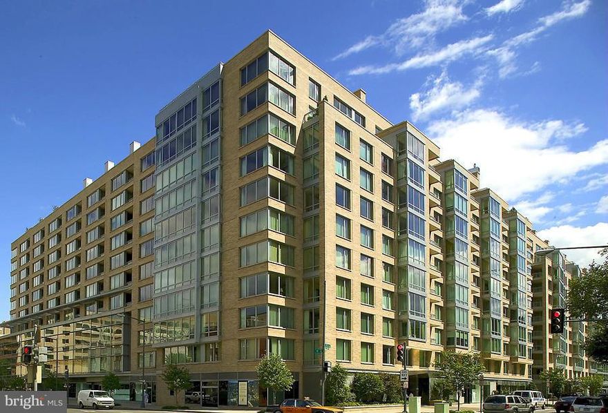 Incredible opportunity - One of two Presidential Penthouses at the Ritz! Ultimate in luxury in premiere building w/ endless amenities. Dual Entrances of grand scale thru hotel & residences. Full renovation w/eat-in CHEF kitchen w/ break area, Family Rm, LR w/Fireplace, entertaining DR. Nearly 6000 SF on 1 level. Incredible Master Ste, 3 addt'l suites & gorgeous library/office. 3 Parking spaces.