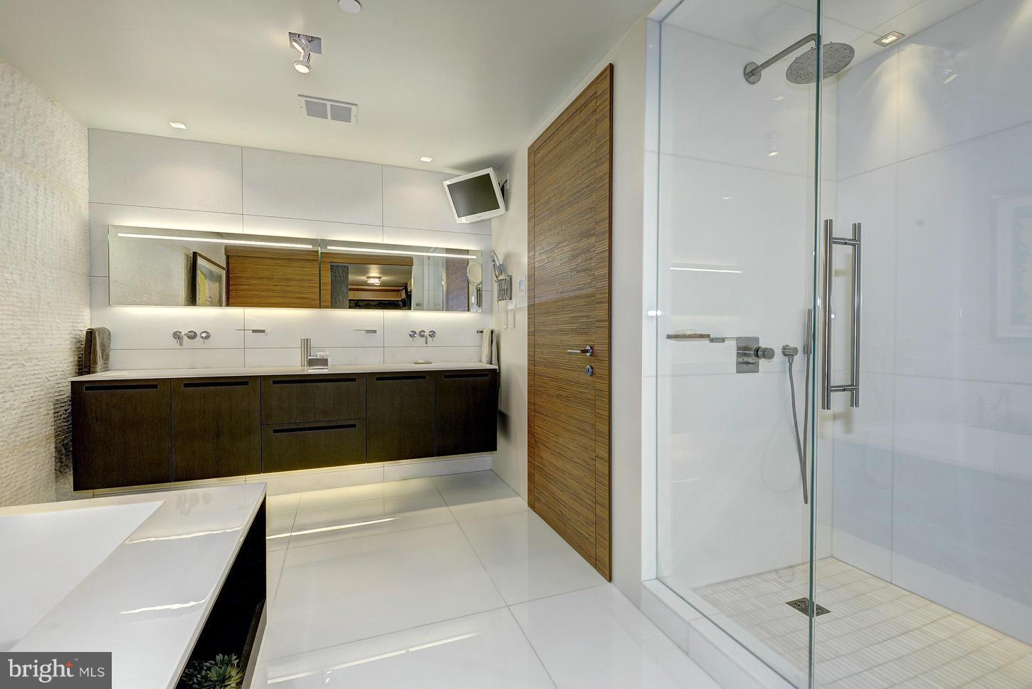 WEST END - Residential