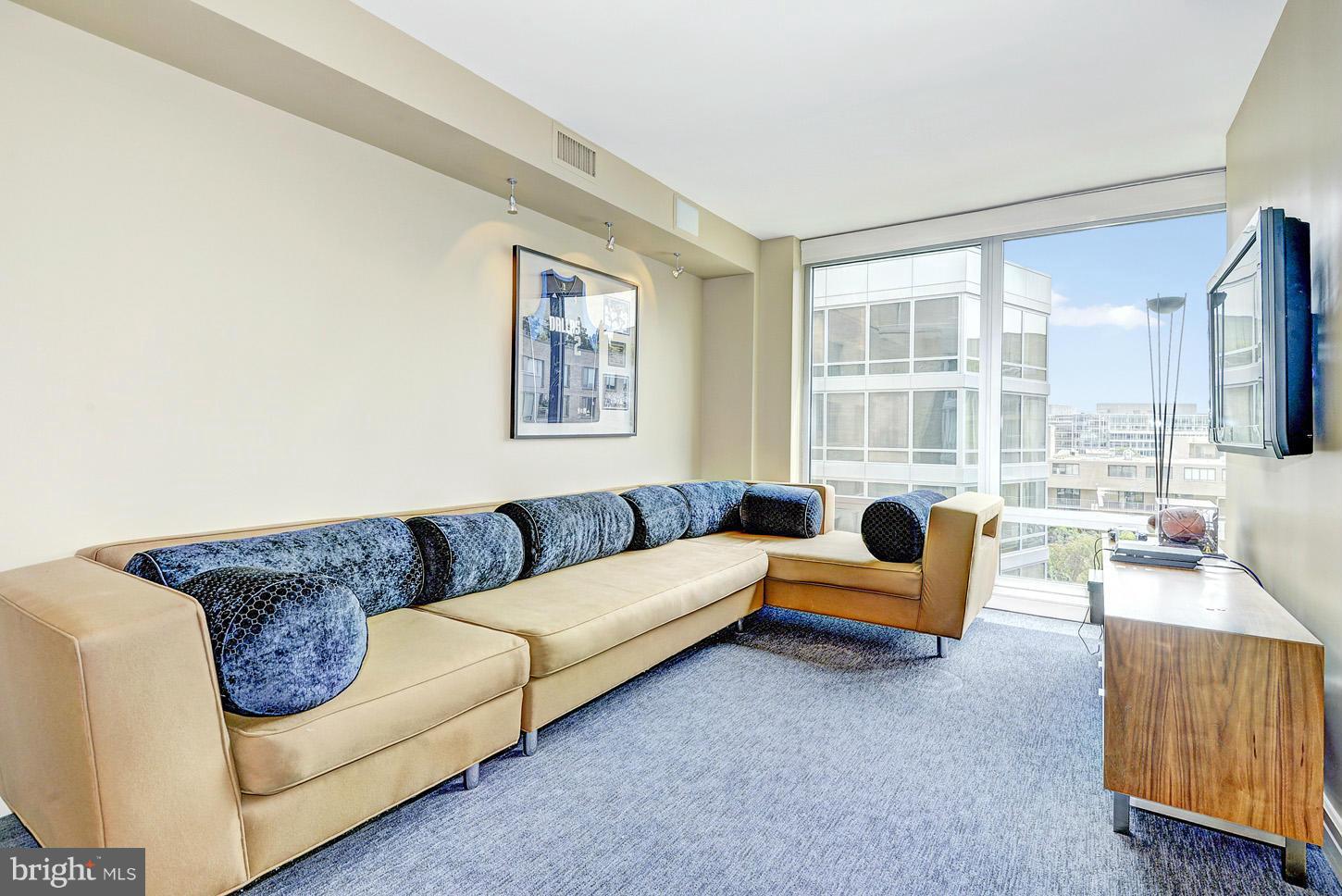 WEST END - Residential