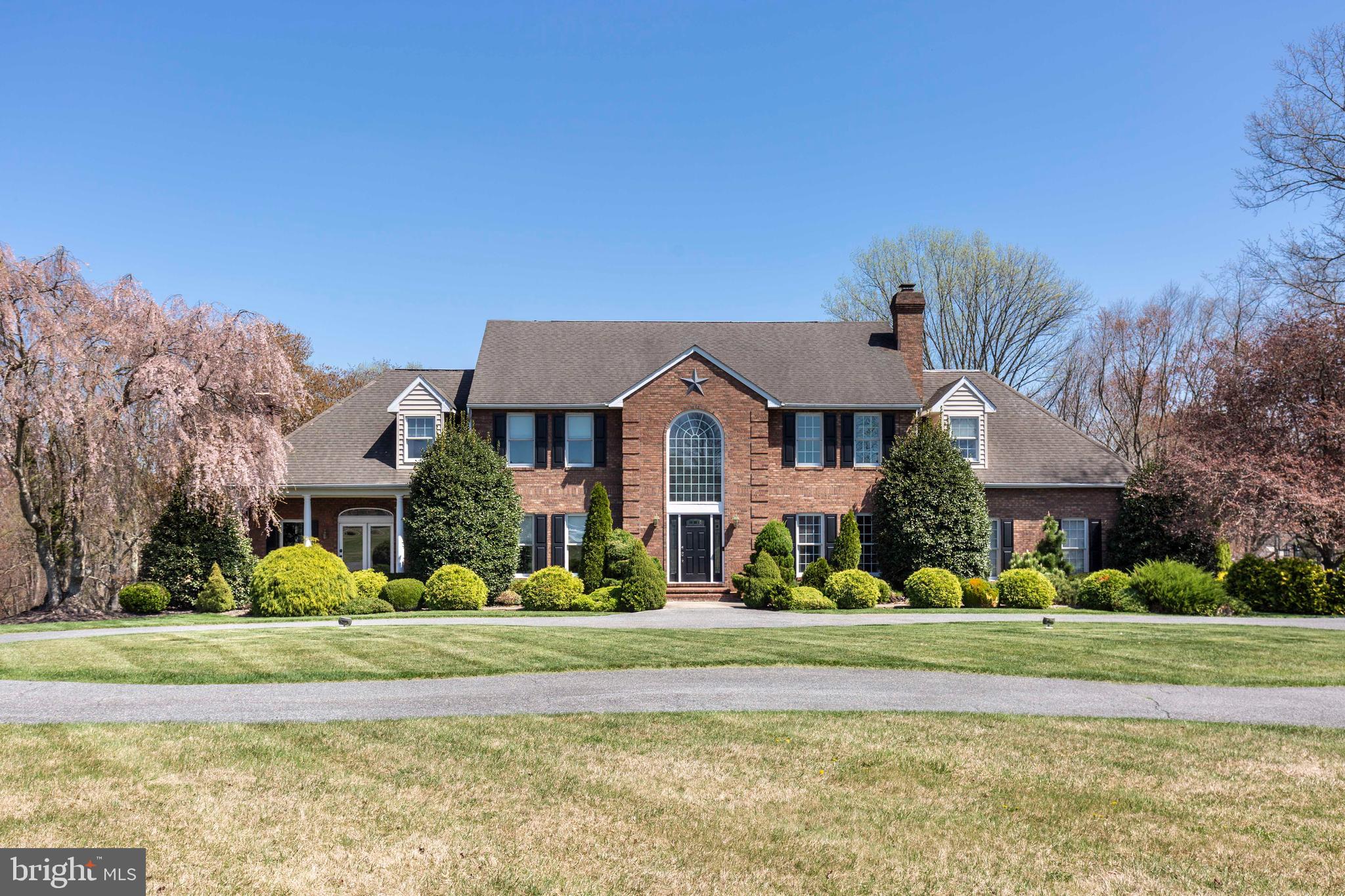 THOROBRED KNOLL - Residential