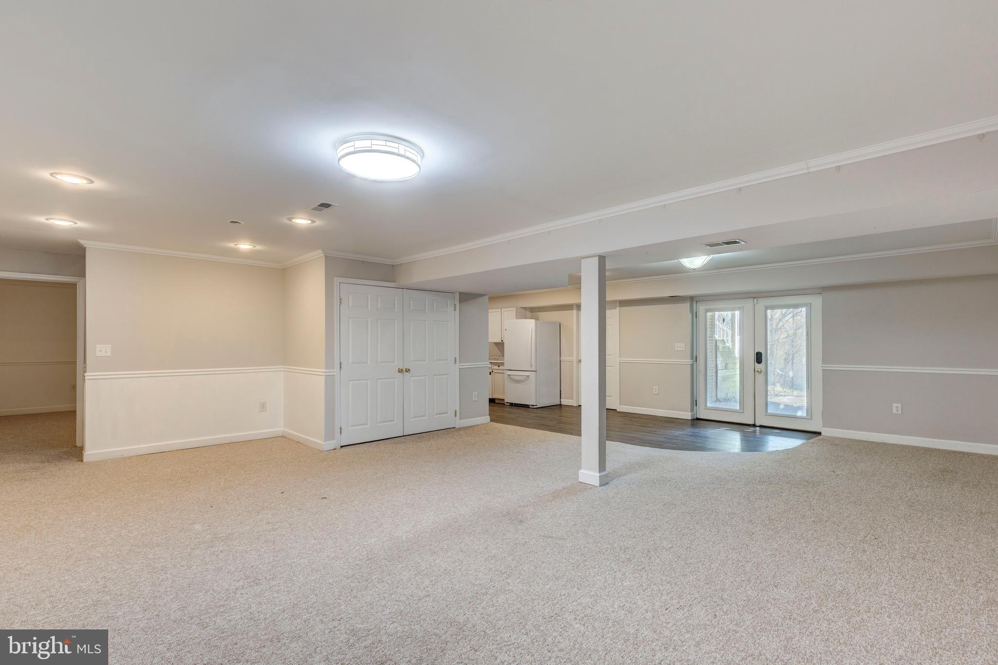 THOROBRED KNOLL - Residential